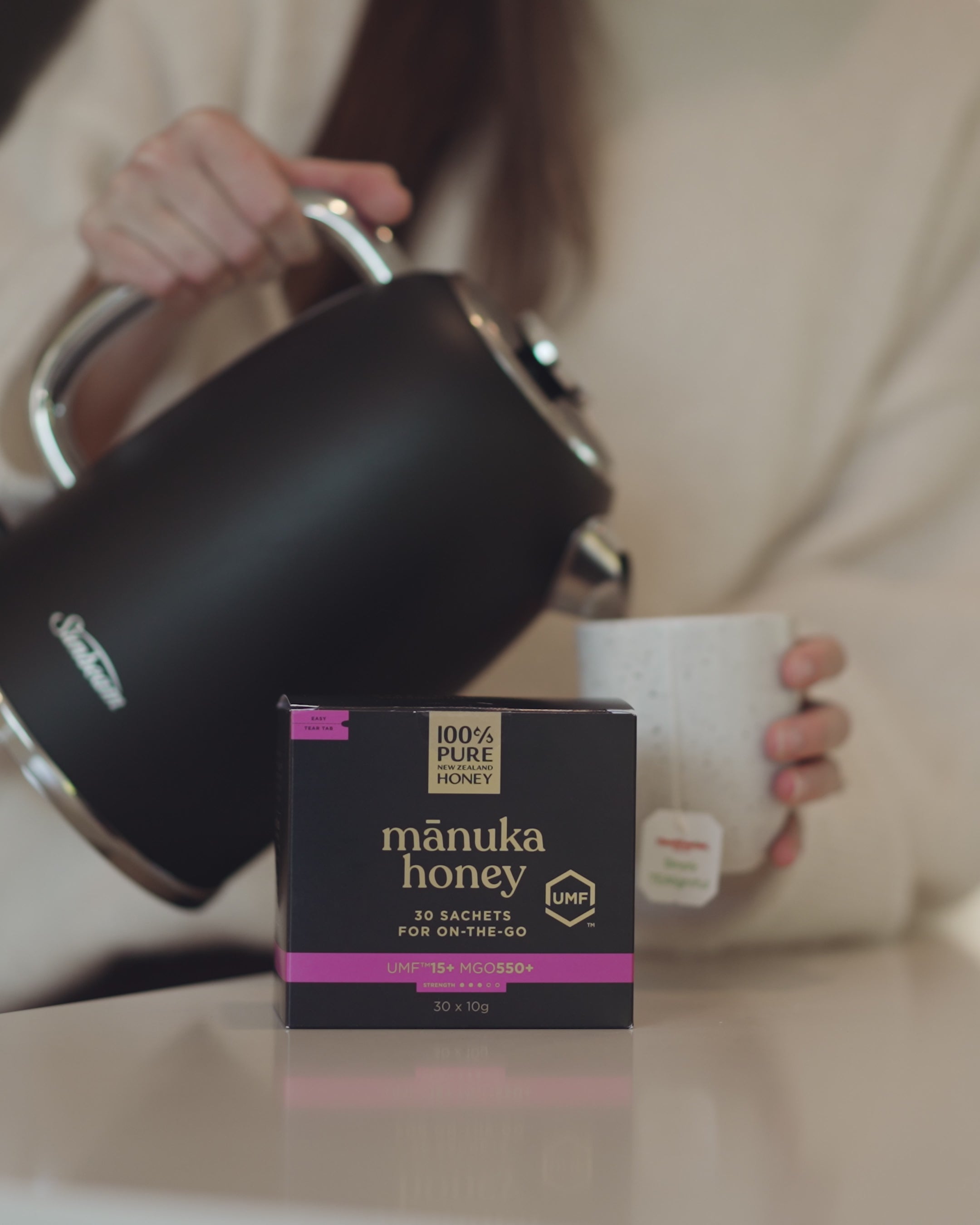 Load video: UMF™ 15+ Mānuka Honey Sachets 30 pack